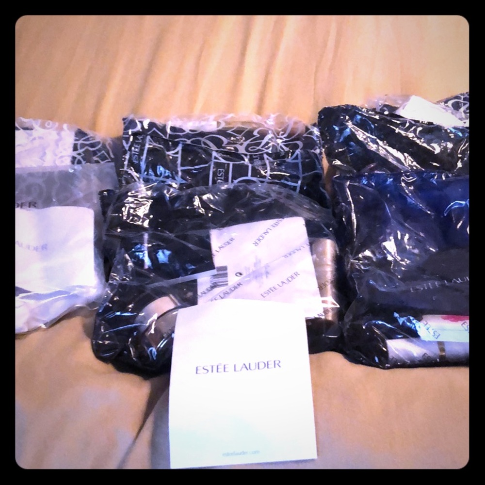 Estée Lauder Cosmetic Samples